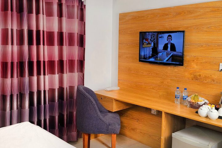 Room 14 of 48