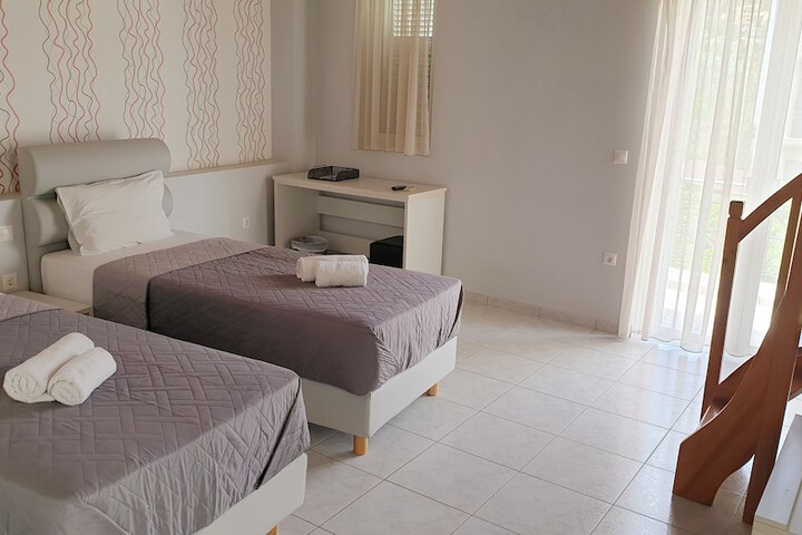 Room 16 of 64