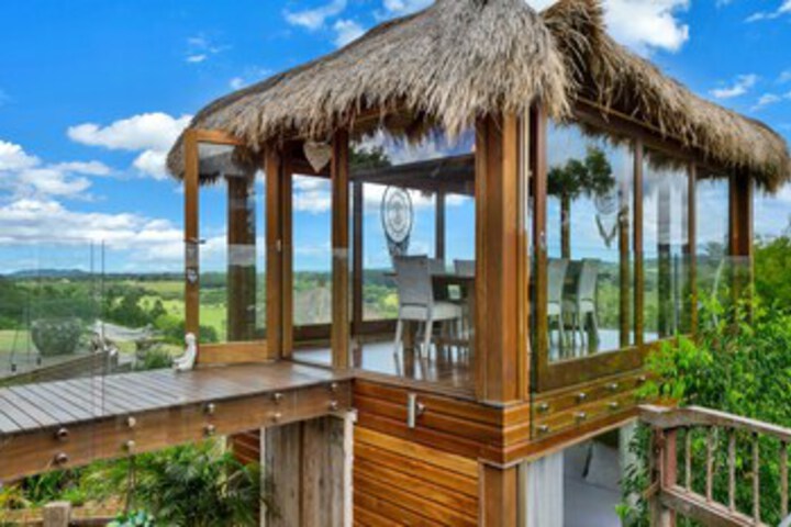 Hotel Exterior 11 of 34