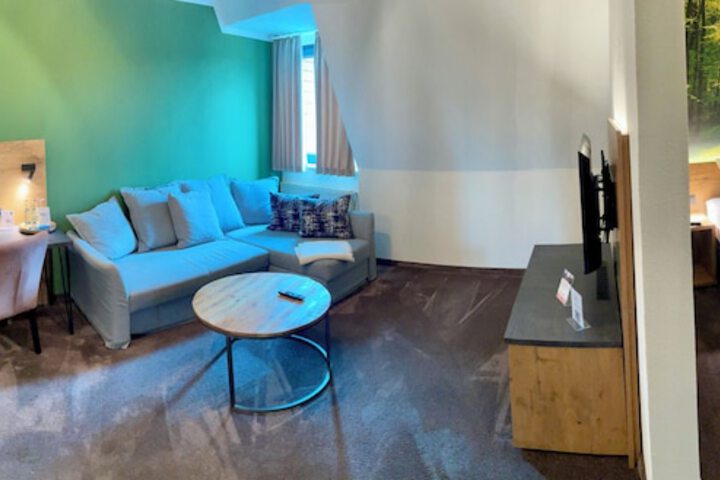 Room 21 of 28