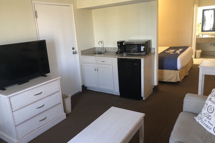 Room 28 of 41