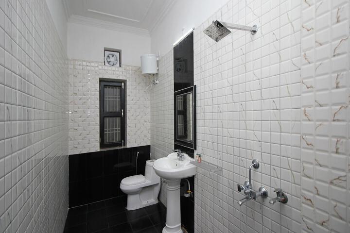 Photo of OYO 9076 Absin Hospitality 2