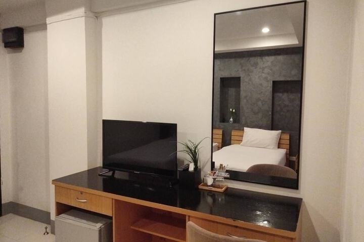 Room 6 of 29