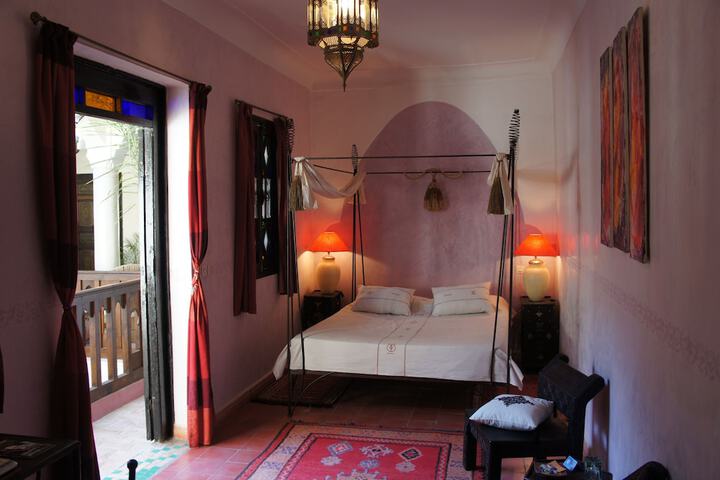 Room 4 of 38