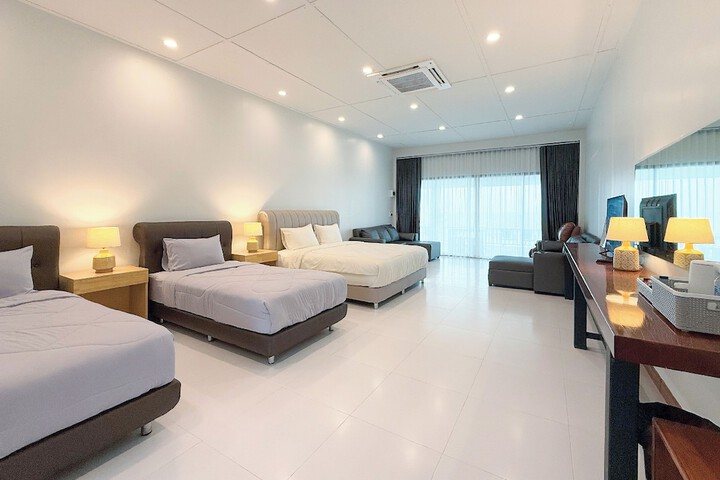 Room 15 of 47