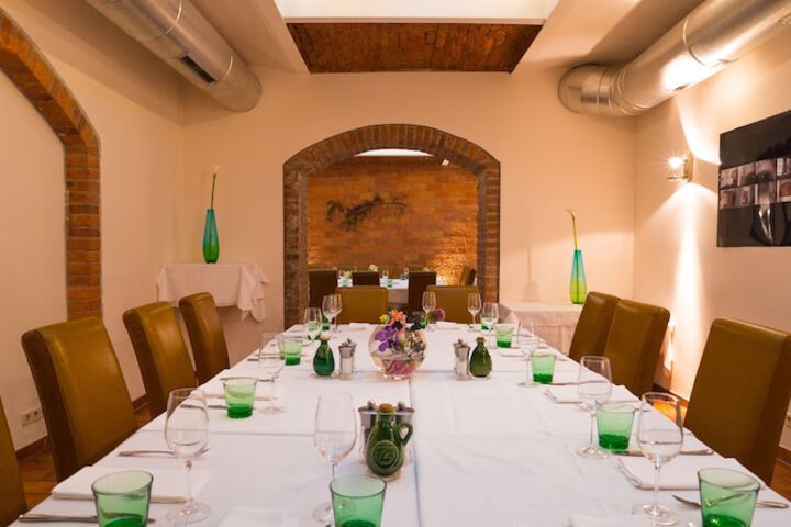Dining 60 of 76