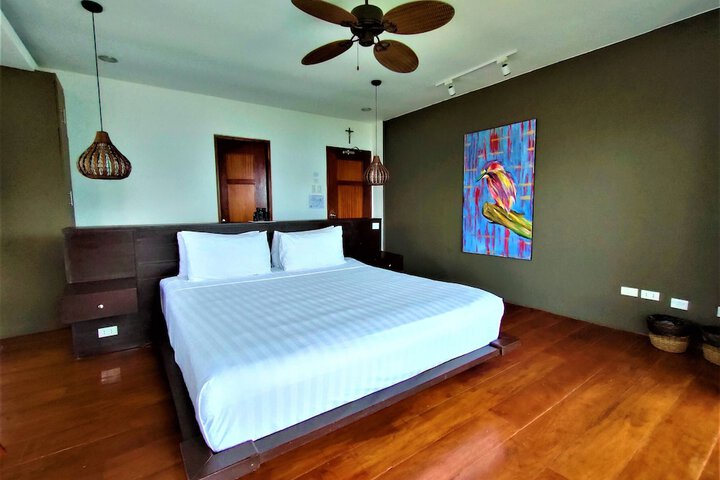 Room 12 of 73
