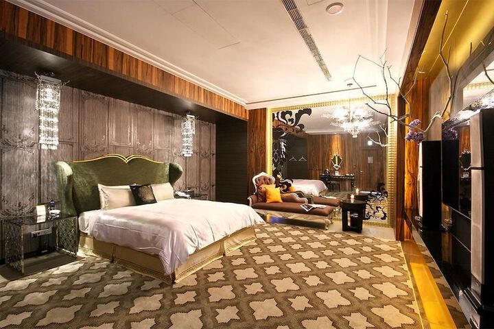 Room 19 of 34