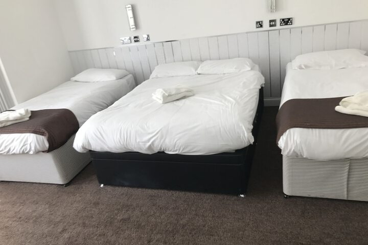 Room 4 of 66