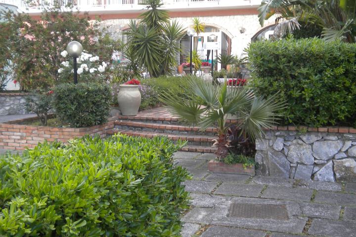 Hotel Exterior 51 of 52