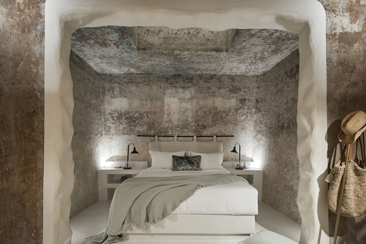 Room 14 of 174
