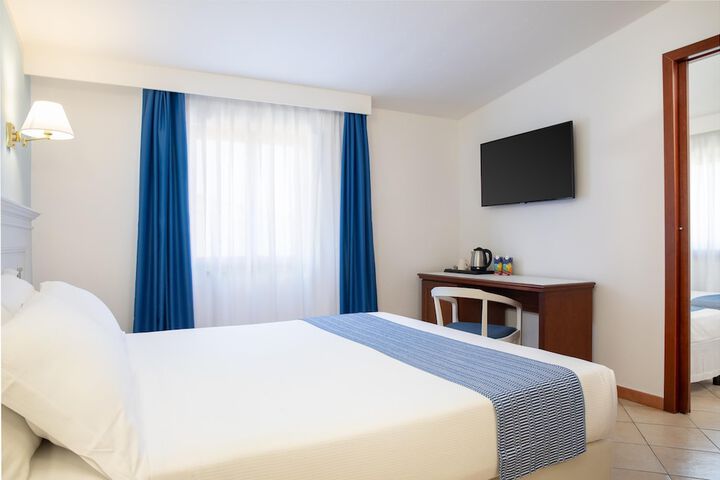 Room 30 of 89