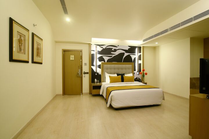 Room 8 of 95