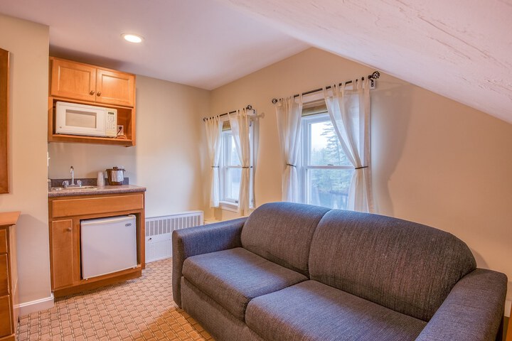 Superior King Lakeside with Shared Balcony (48 of 64)