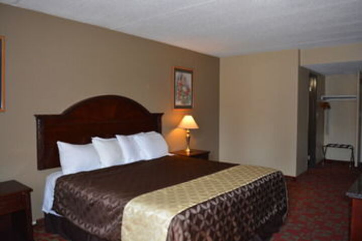 Room 34 of 63