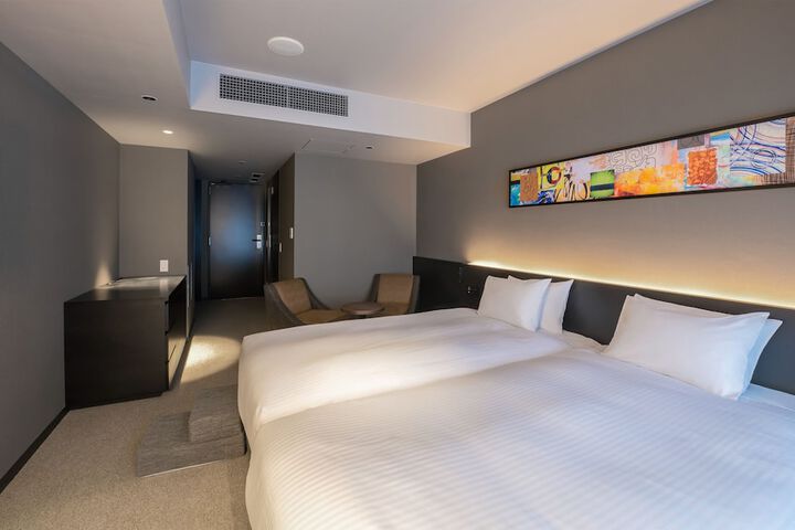 Room 16 of 53