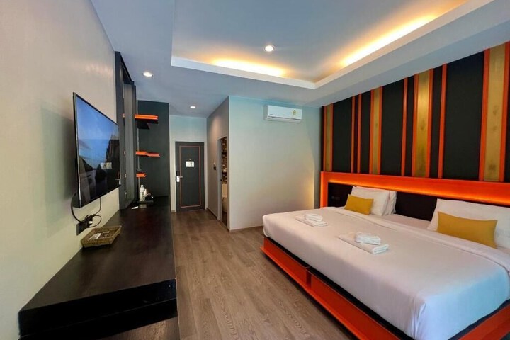 Room 7 of 42