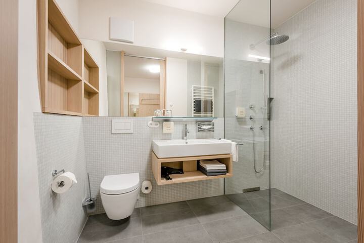 Room 14 of 34