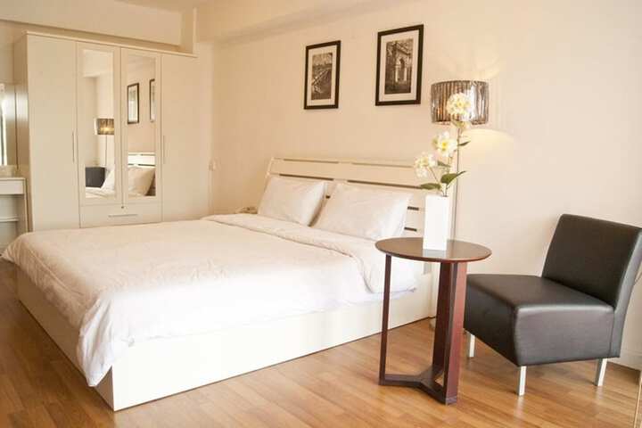Room 8 of 19