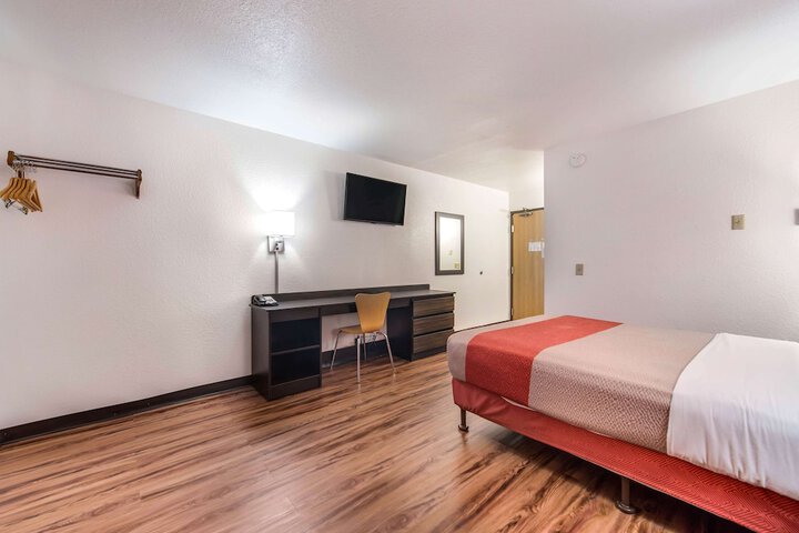 Double Room Disability Accessible (3 of 13)