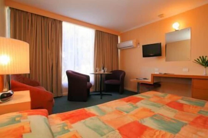 Room 5 of 25