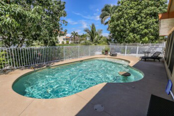 Pool 20 of 34