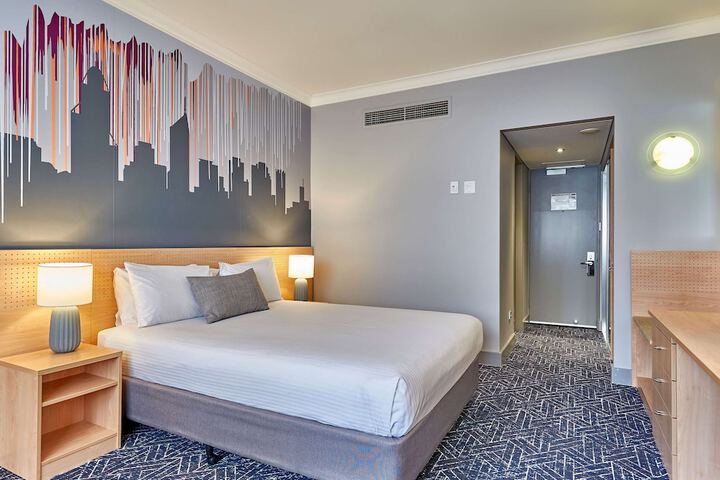 Room 11 of 150