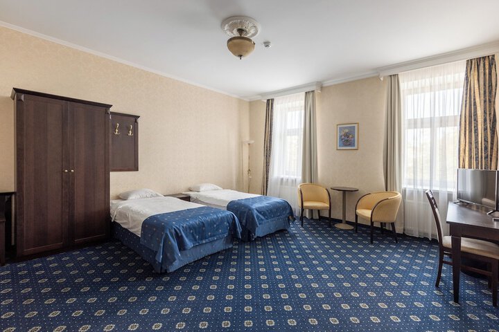 Room 26 of 48