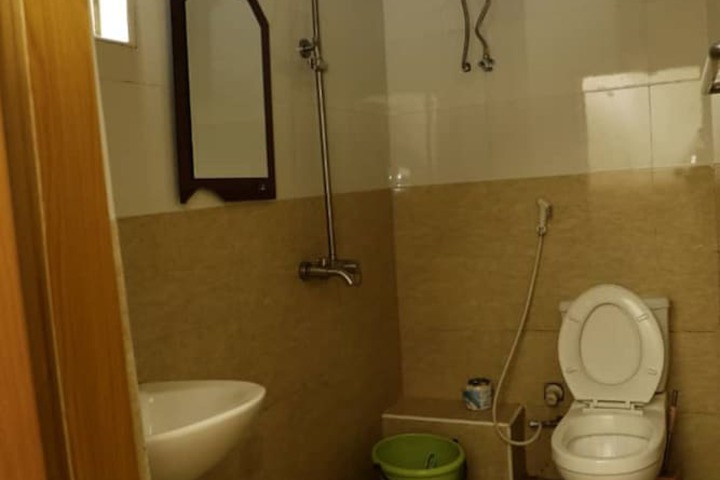 Room 15 of 24