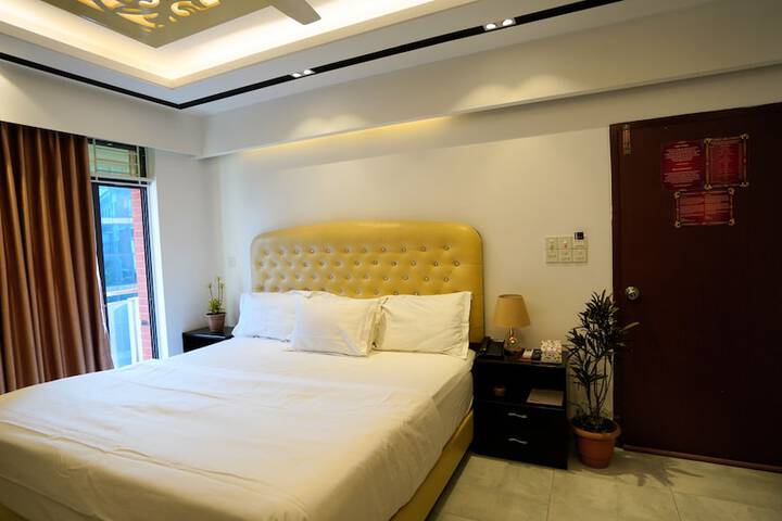 Room 11 of 26