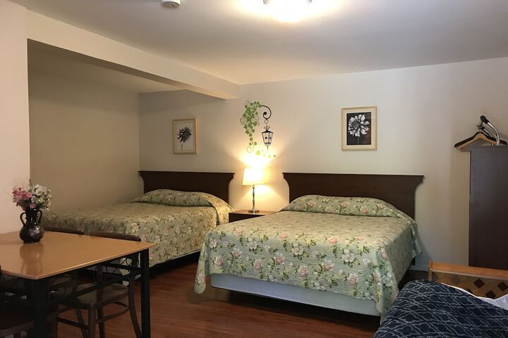 Room 2 of 35