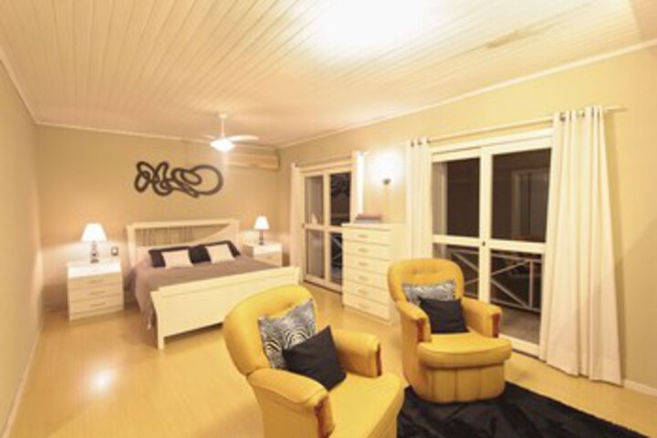 Room 13 of 19