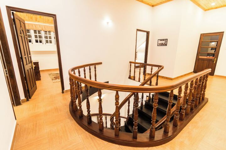 Ballroom/Hall 54 of 82