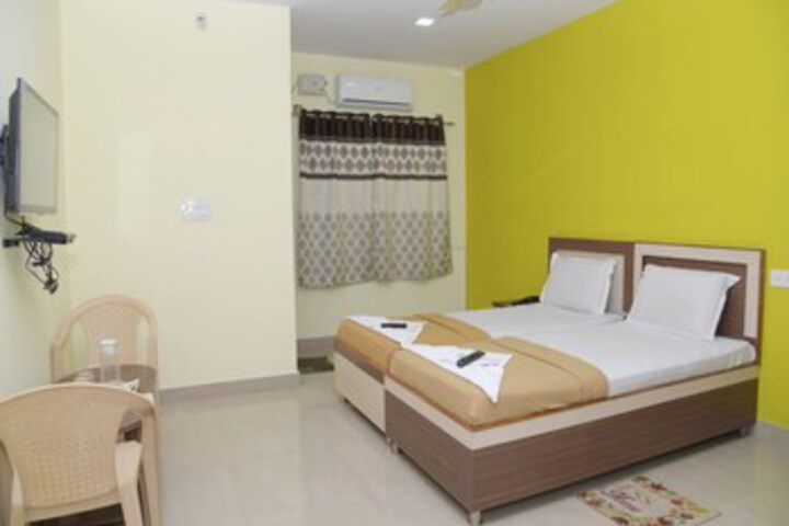 Room 14 of 50