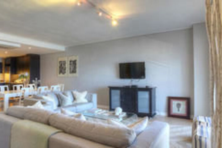Room 6 of 6