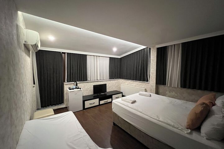 Room 27 of 74