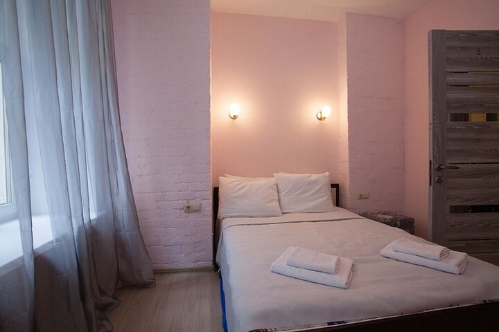 Room 8 of 14