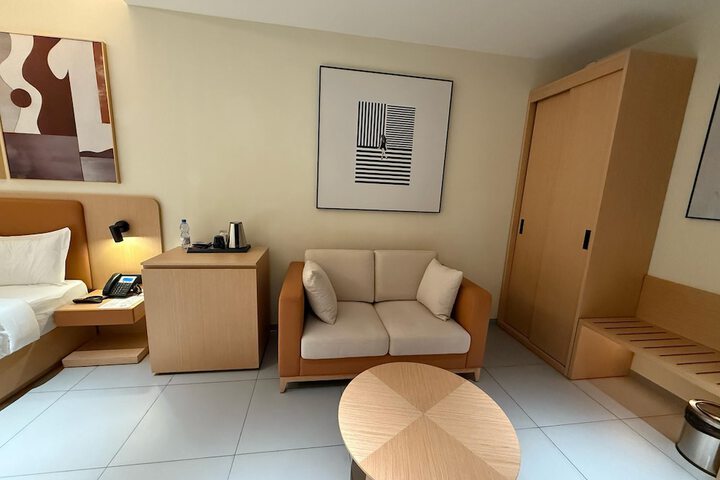Room 8 of 16