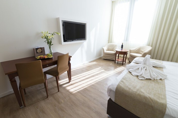 Room 16 of 31