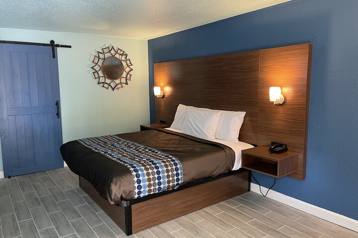 Room 5 of 22