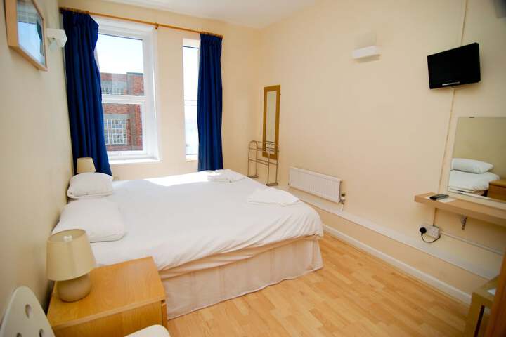 Room 8 of 39