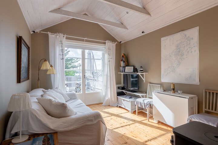 Room 9 of 30