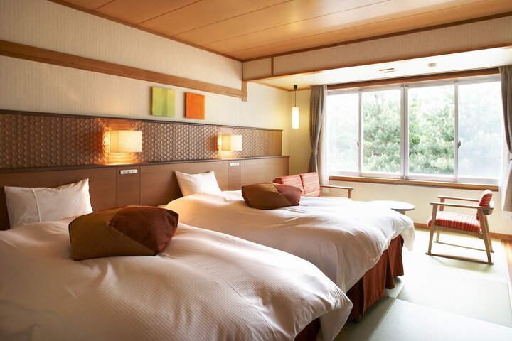 Room 8 of 34