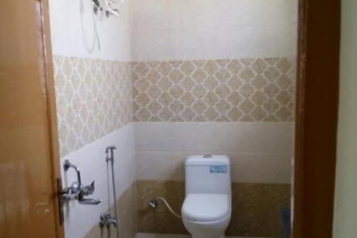 Room 6 of 6