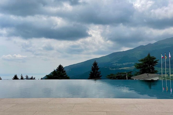 Pool 5 of 10