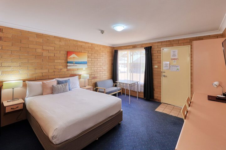 Room 9 of 44