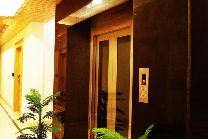 Room 8 of 24