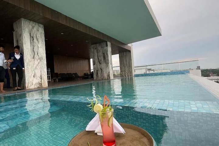 Pool 12 of 18