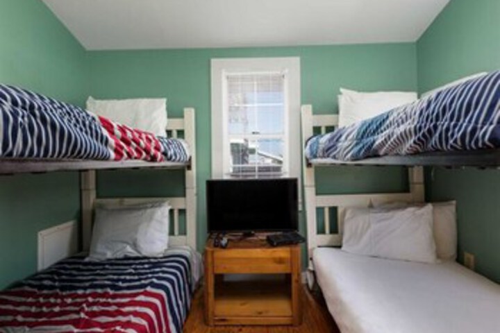 Room 33 of 36