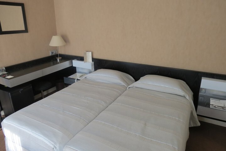 Room 12 of 91